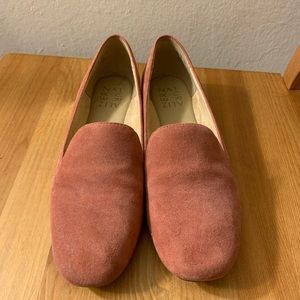 Naturalizer Emiline Flat in desert clay suede